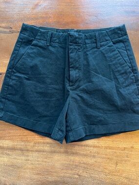 NWT Banana Republic Women’s Chino Black Shorts Size 6
